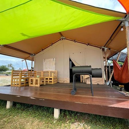 Rembulan Escape - Beachfront Safari Tent Kampung Penarik Exterior foto