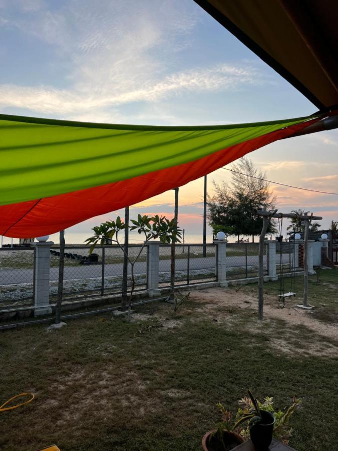 Rembulan Escape - Beachfront Safari Tent Kampung Penarik Exterior foto